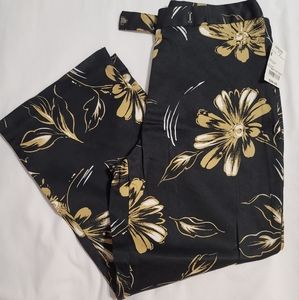Worthington stretch Size 8 Capri Pants Women's 8 White Brown Floral on Black